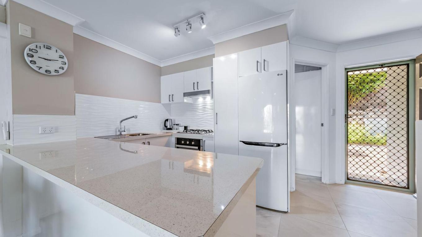 המילטון איילנד Sunset Waters Apartments מראה חיצוני תמונה