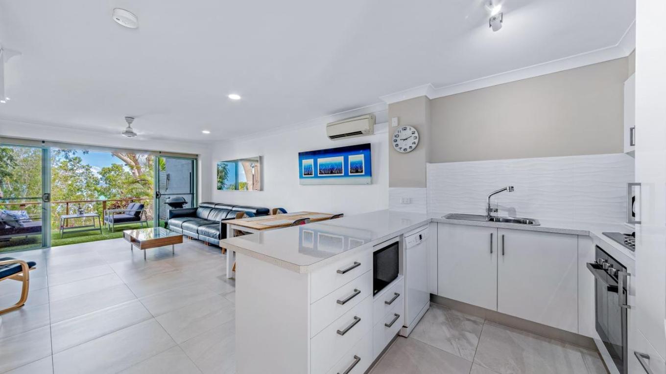 המילטון איילנד Sunset Waters Apartments מראה חיצוני תמונה