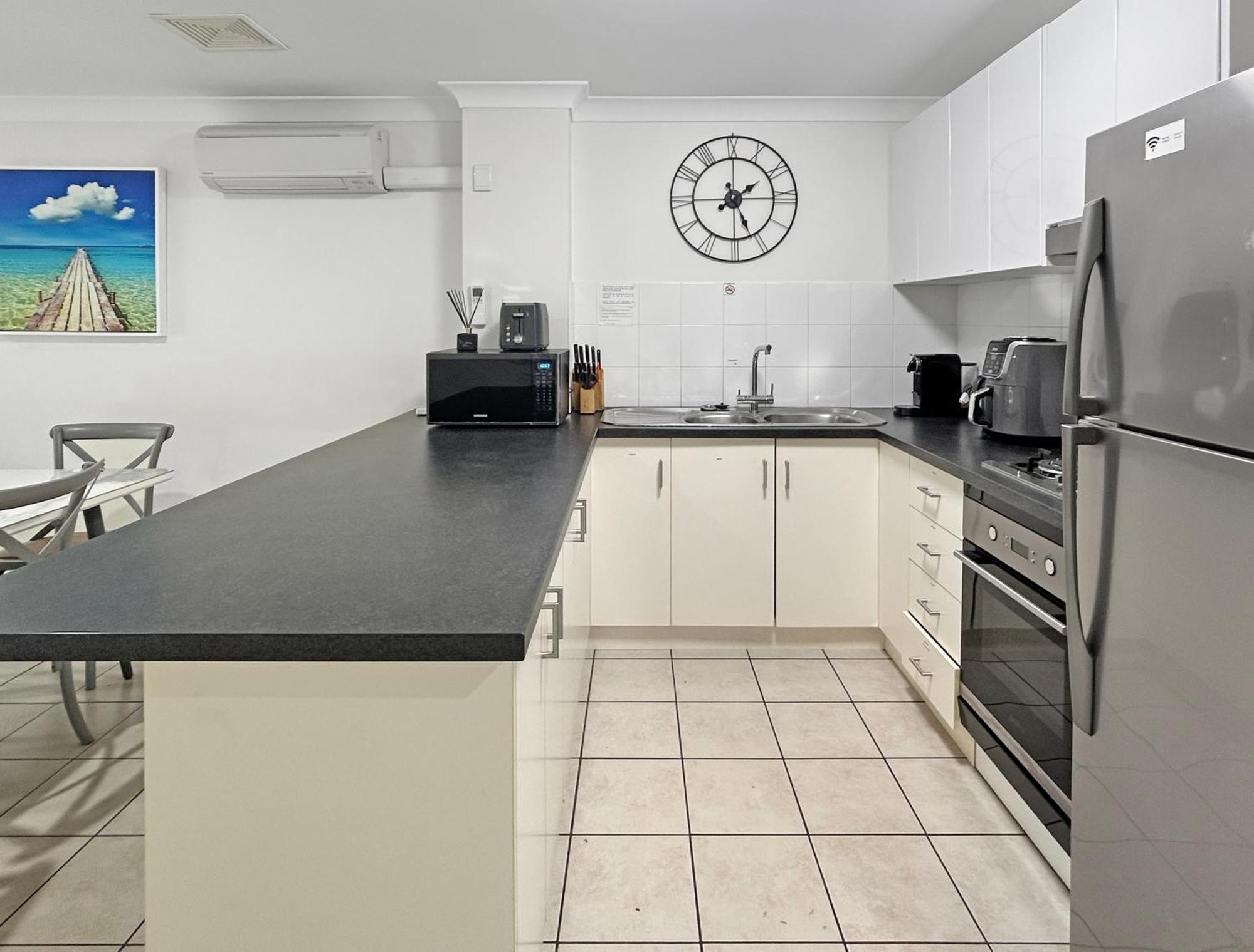 המילטון איילנד Sunset Waters Apartments מראה חיצוני תמונה