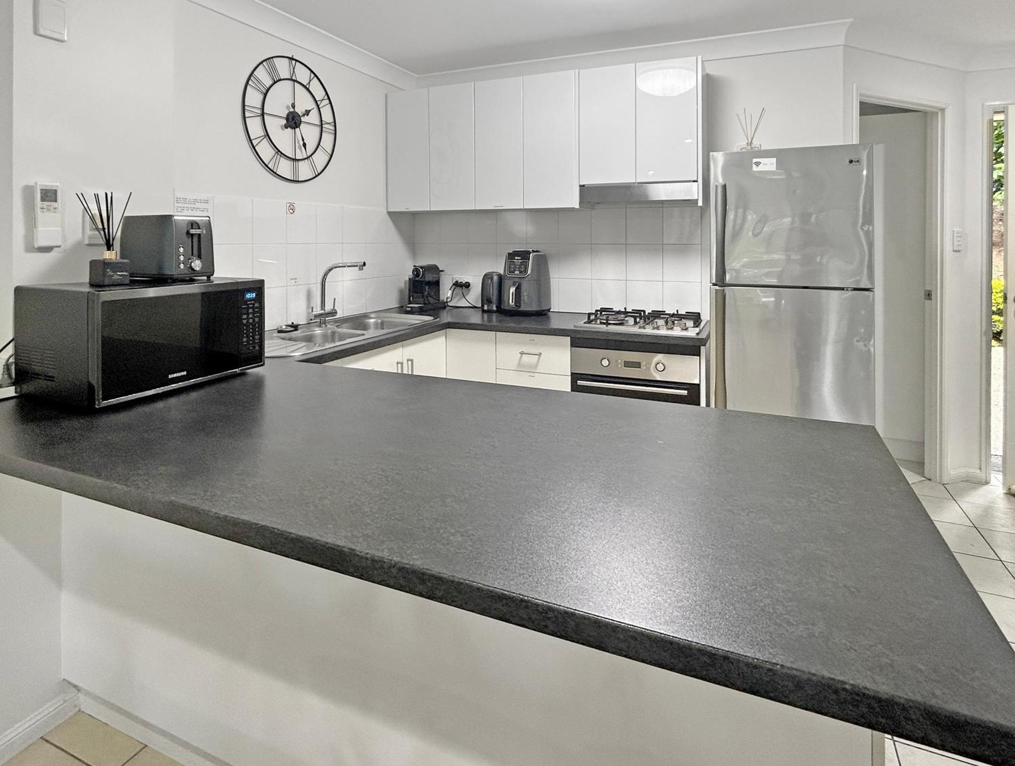 המילטון איילנד Sunset Waters Apartments מראה חיצוני תמונה