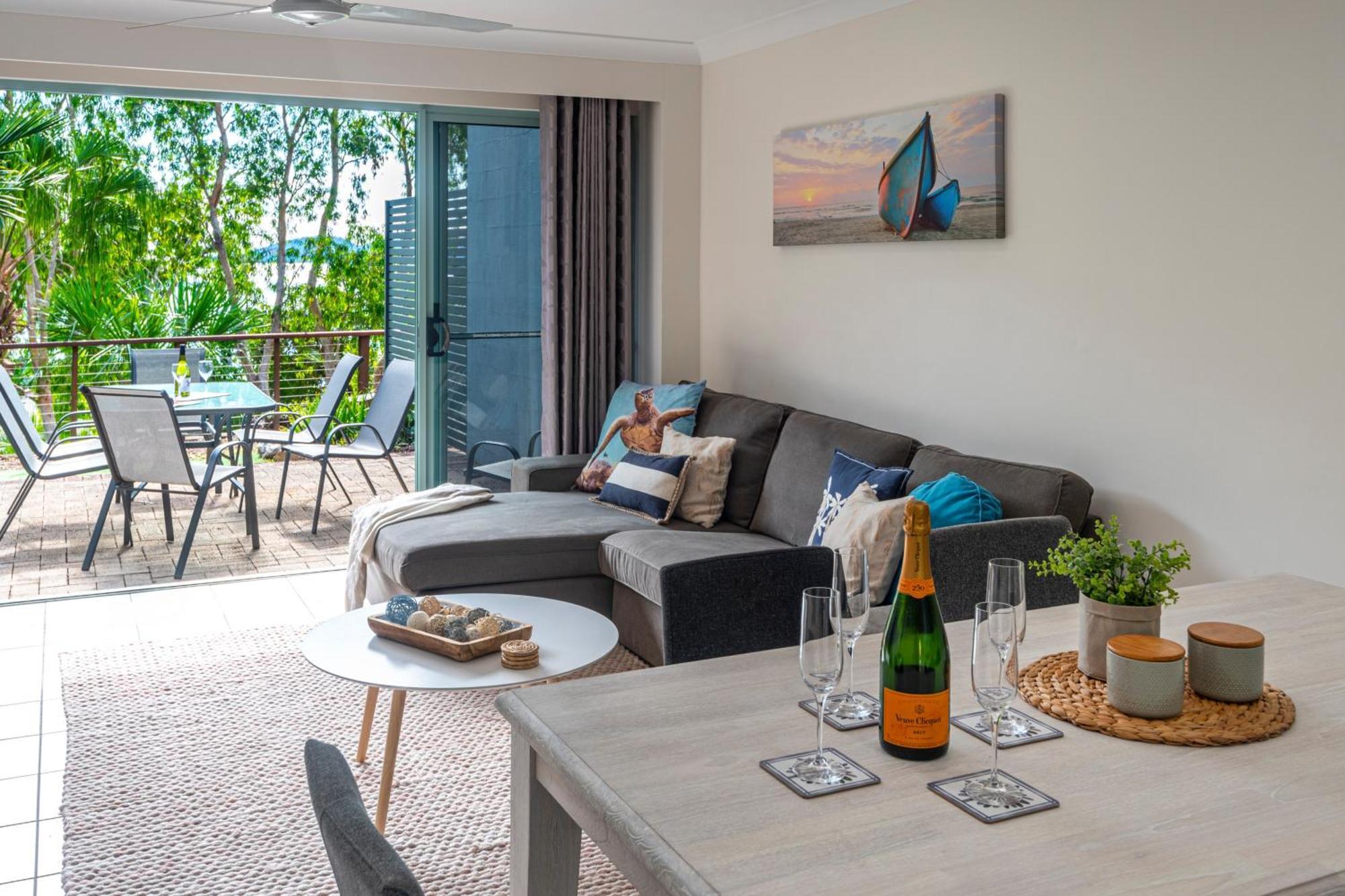 המילטון איילנד Sunset Waters Apartments מראה חיצוני תמונה