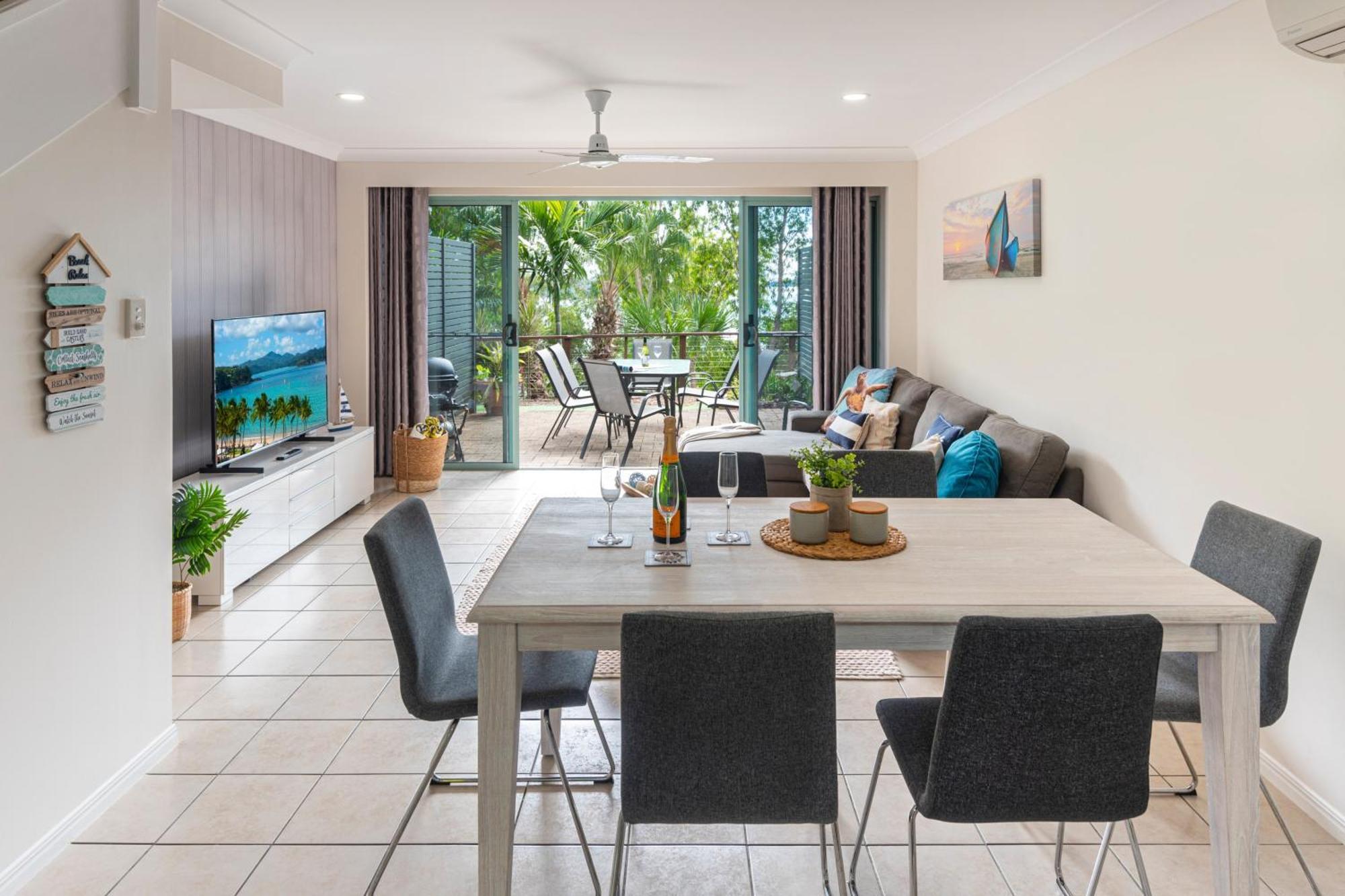 המילטון איילנד Sunset Waters Apartments מראה חיצוני תמונה